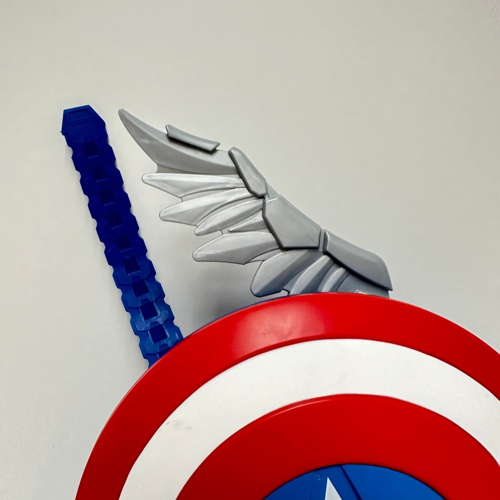 Hasbro Marvel Captain America Sam Wilson Shield Wings Toy F9302 2023 Red Blue - Picture 2 of 9